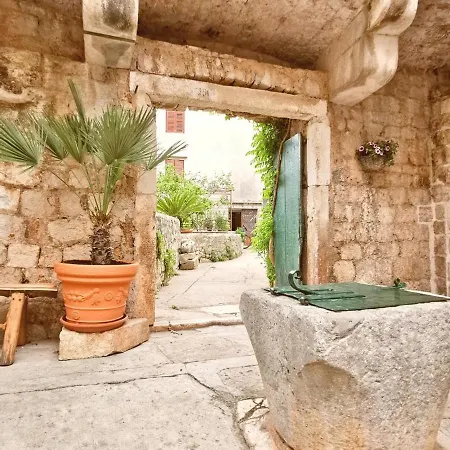 Historic House Daire Stari Grad (Hvar)