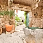 Historic House Апартаменты Стари Град